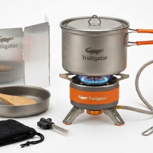 Trailigator Gaskocher Set mit Kochtopf, Pfanne, Windschutz, klappbarem Besteck und Outdoor-Zubeh&ouml;r f&uuml;r Camping und Trekking.